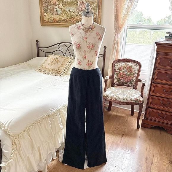 Jones New York Pants - Y2K Jones New York black pinstripe wide leg work pants size 10